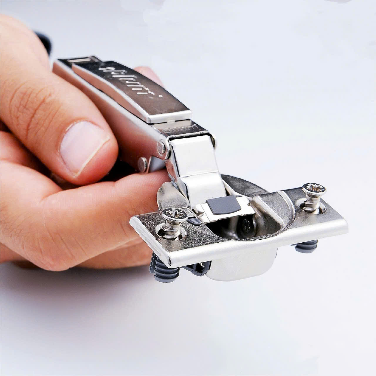 Hệ thống bản lề