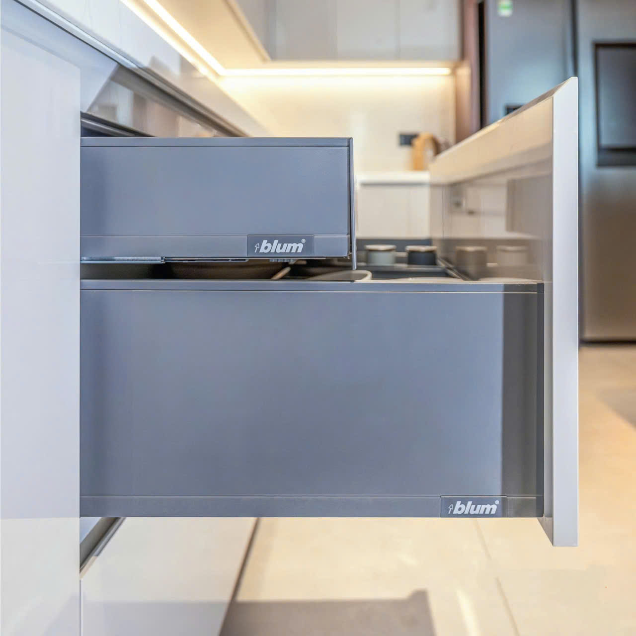 Ray hộp LEGRABOX IM màu xám